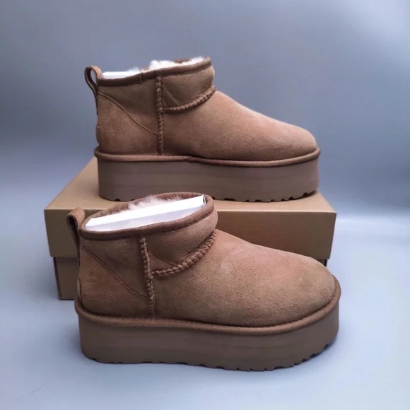 UGG boots,shoes - Picture 2 of 3